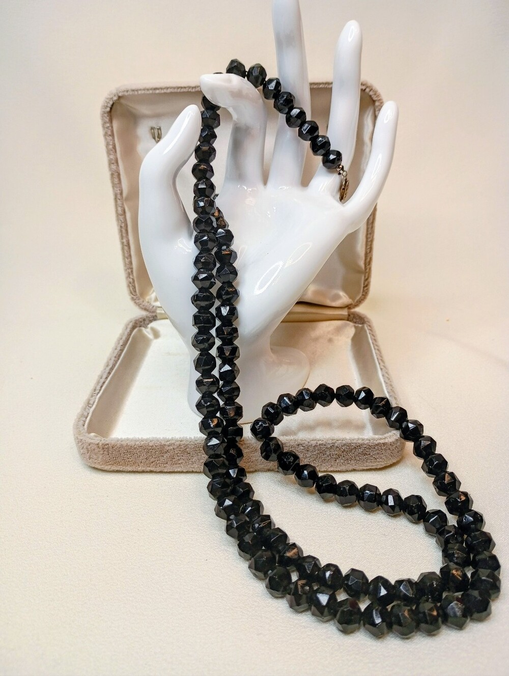 Classic Vintage Black Faceted Glass Bead Necklace
